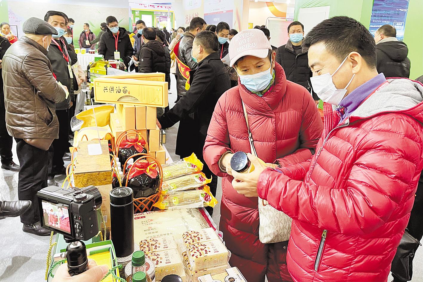 湖北發布首批《楚菜標準》 21道招牌楚菜制作將有章可循